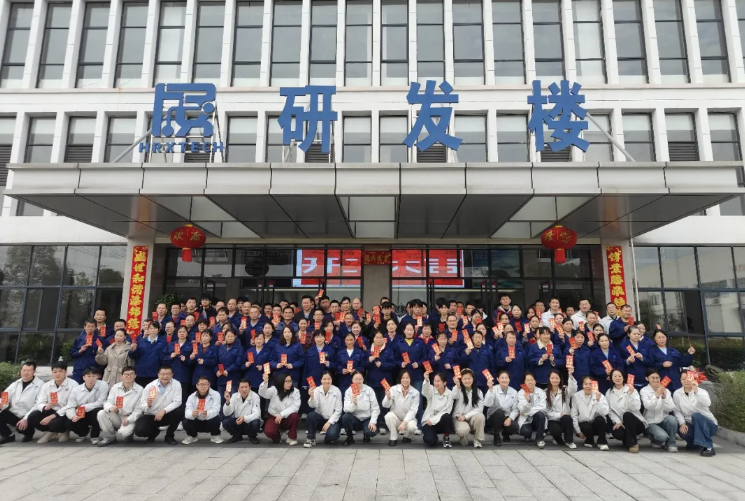 宏瑞兴集团开工大吉 | 红包送暖意 同心启新程